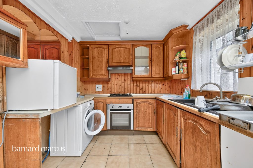 Property photo 2 of 20