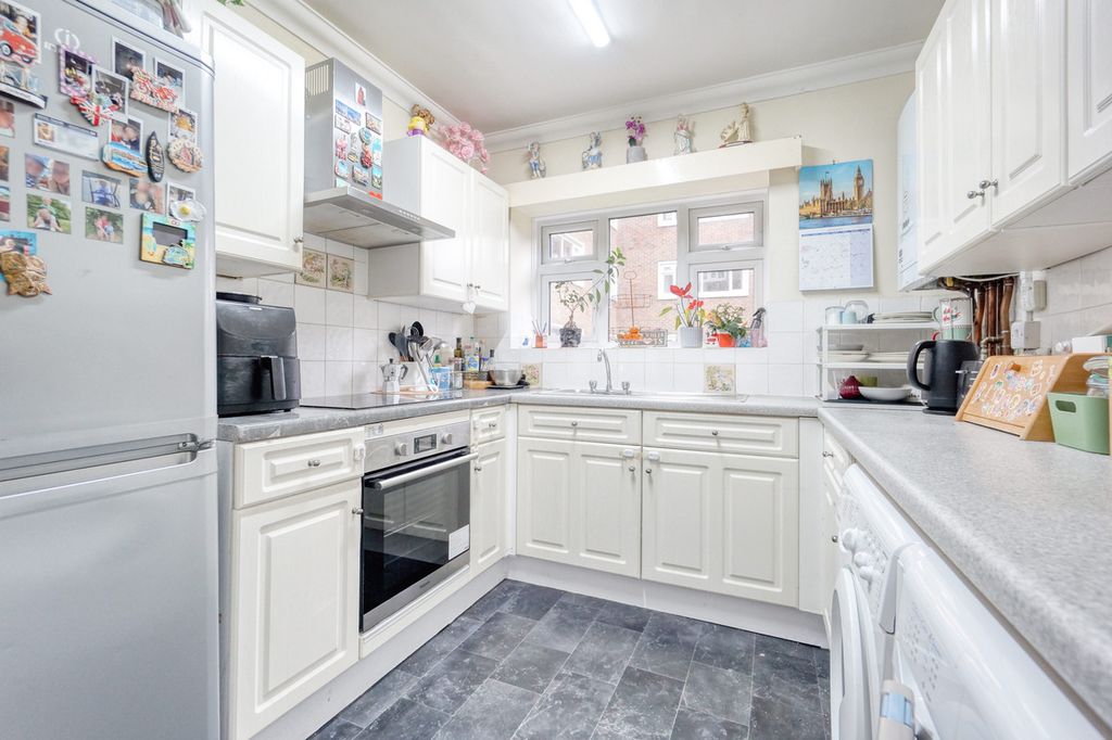 Property photo 3 of 10