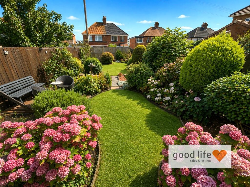Property photo 3 of 19 20260812_081726782_Ios3 Appleforth Avenue.Jpg