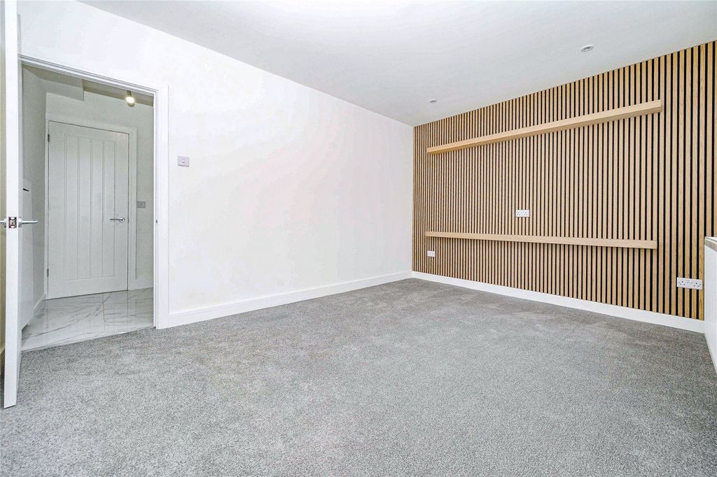 Property photo 2 of 18 Picture No. 07