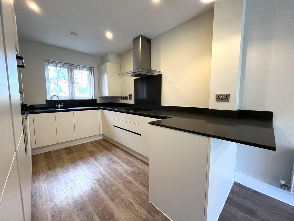 Property photo 2 of 14 Kitchen
