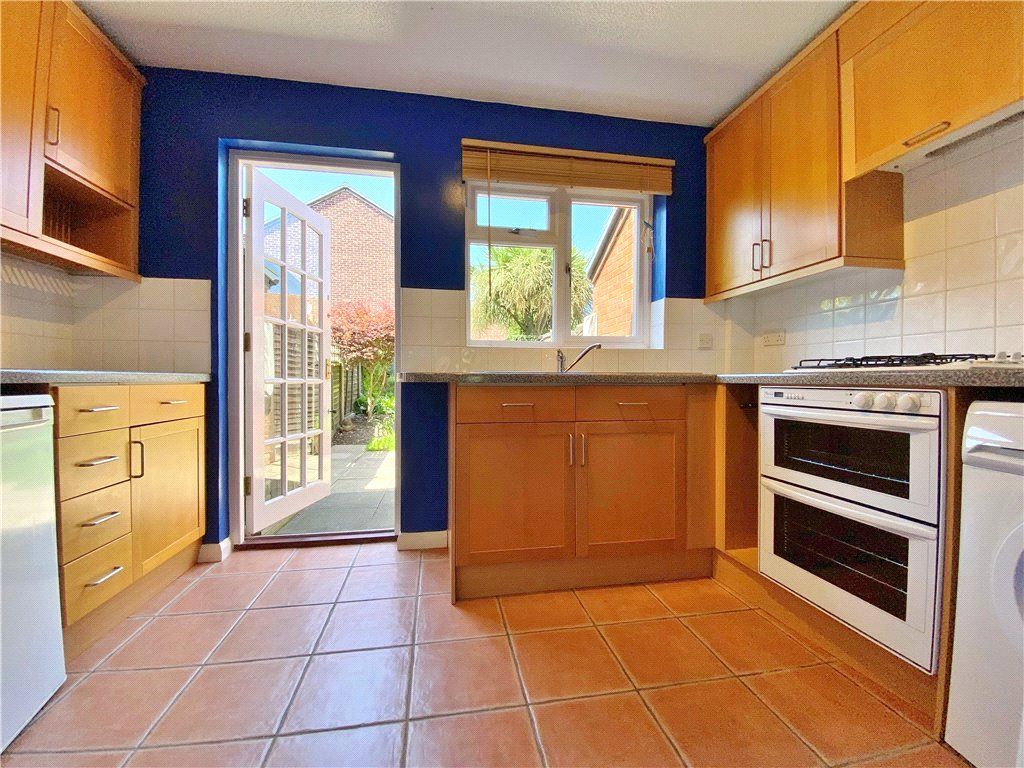 Property photo 3 of 7 Kitchen