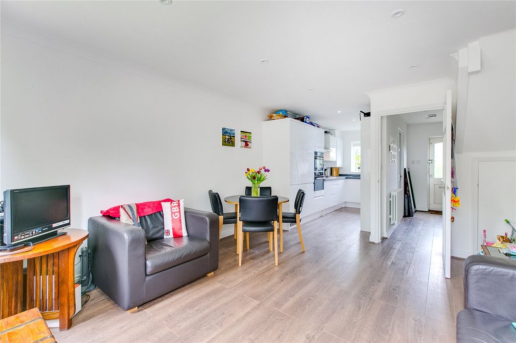 Property photo 3 of 7