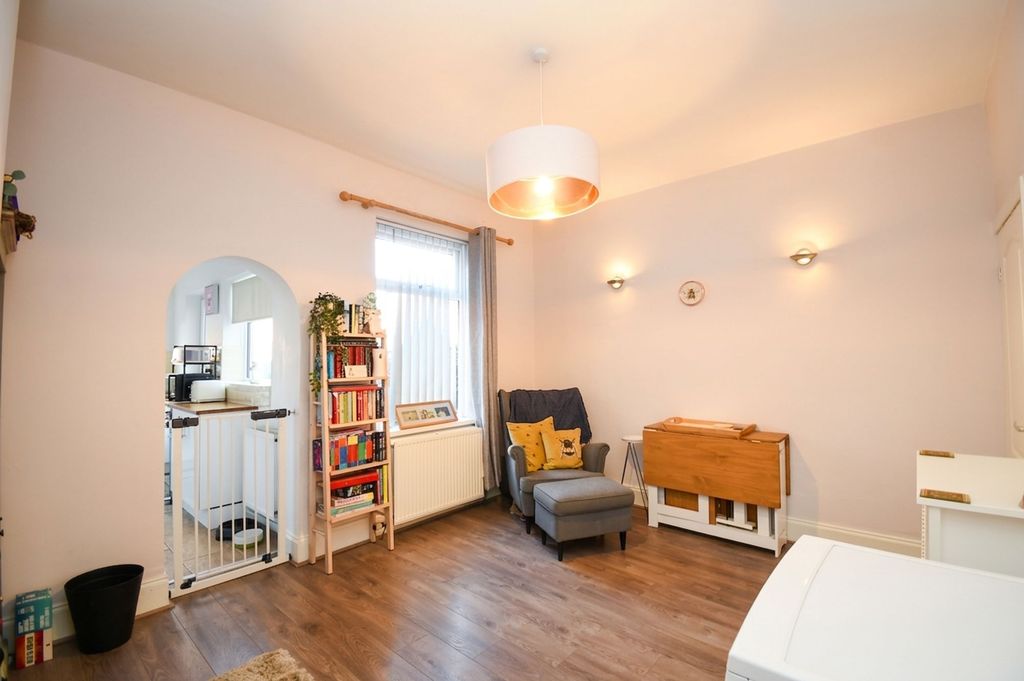 Property photo 3 of 9