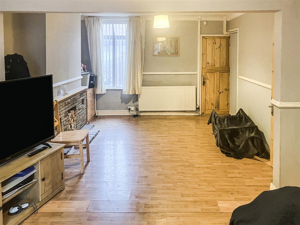 Property photo 3 of 9 12-12-2025__10-56-08_Img_5242.Gzjls.Jpg