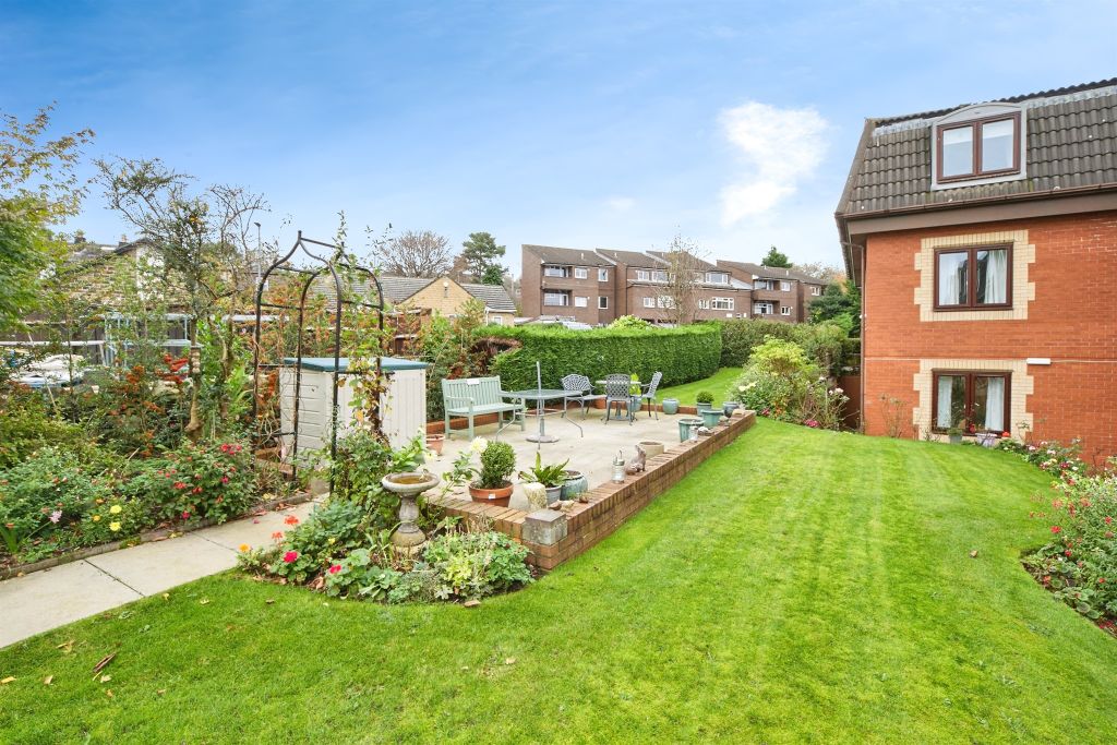 Property photo 2 of 17
