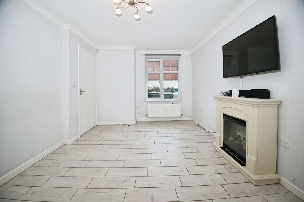 Property photo 3 of 26 Pbox-Img.Jpg