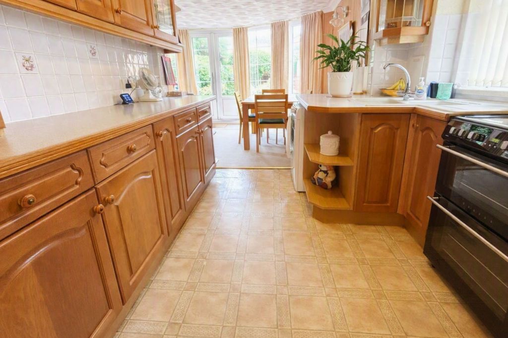 Property photo 2 of 15 Kitchen