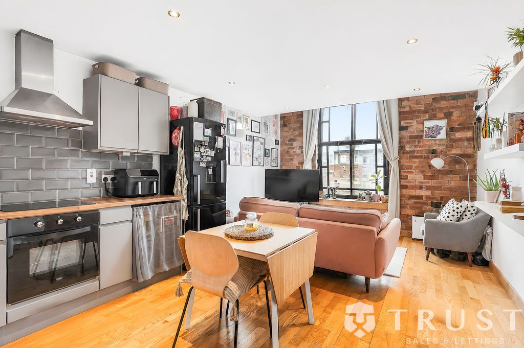 Property photo 1 of 24