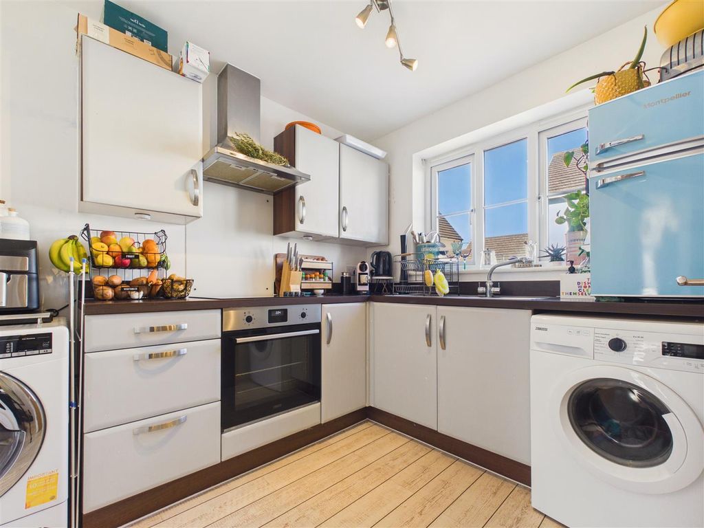 Property photo 3 of 22 Kitchen
