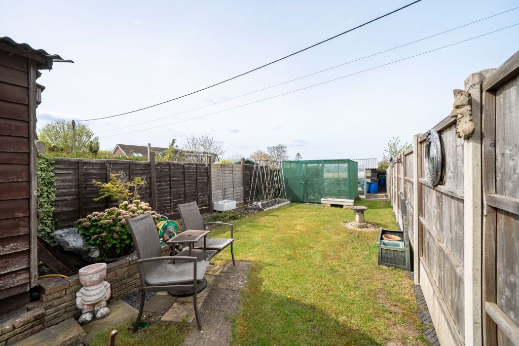 Property photo 2 of 25