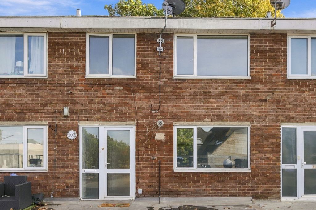 Property photo 1 of 24