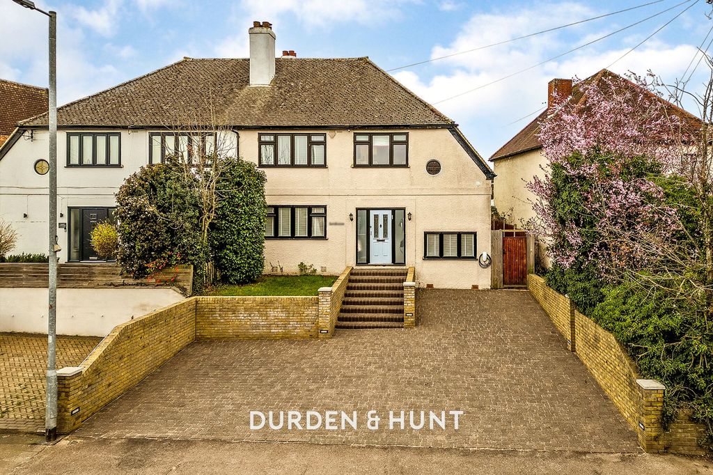 Property photo 1 of 33