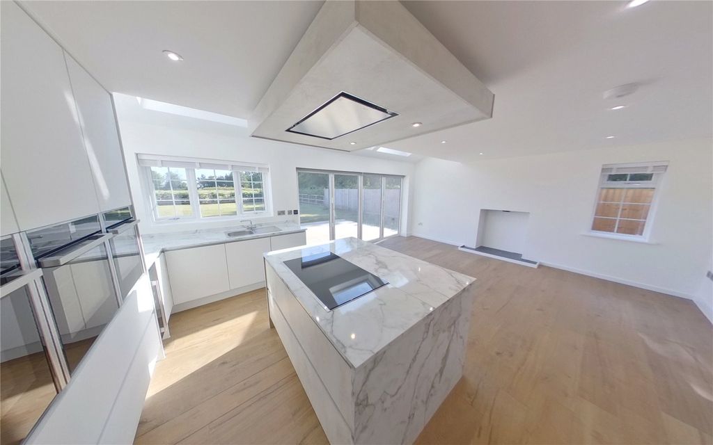 Property photo 2 of 64 Picture No. 59
