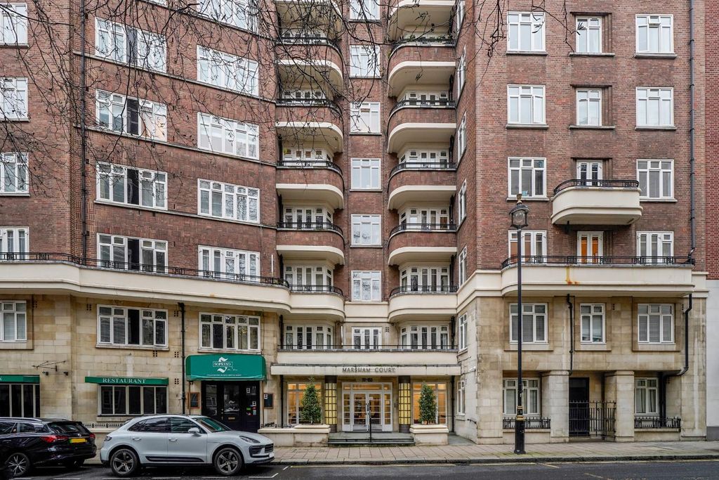 Property photo 3 of 13 Marsham Court - Entrance