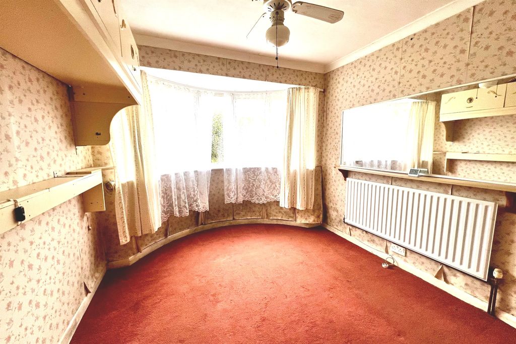 Property photo 2 of 8