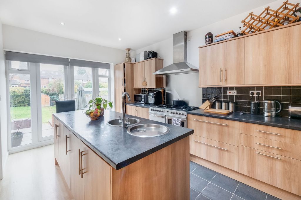 Property photo 2 of 23