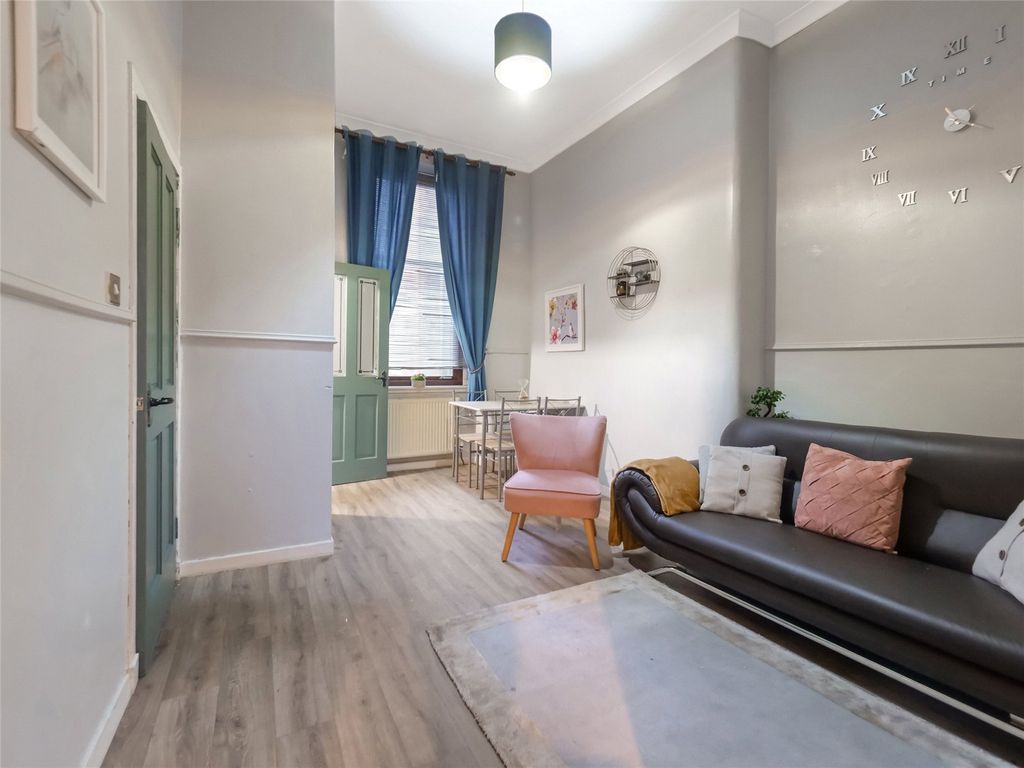 Property photo 2 of 17 Living Room