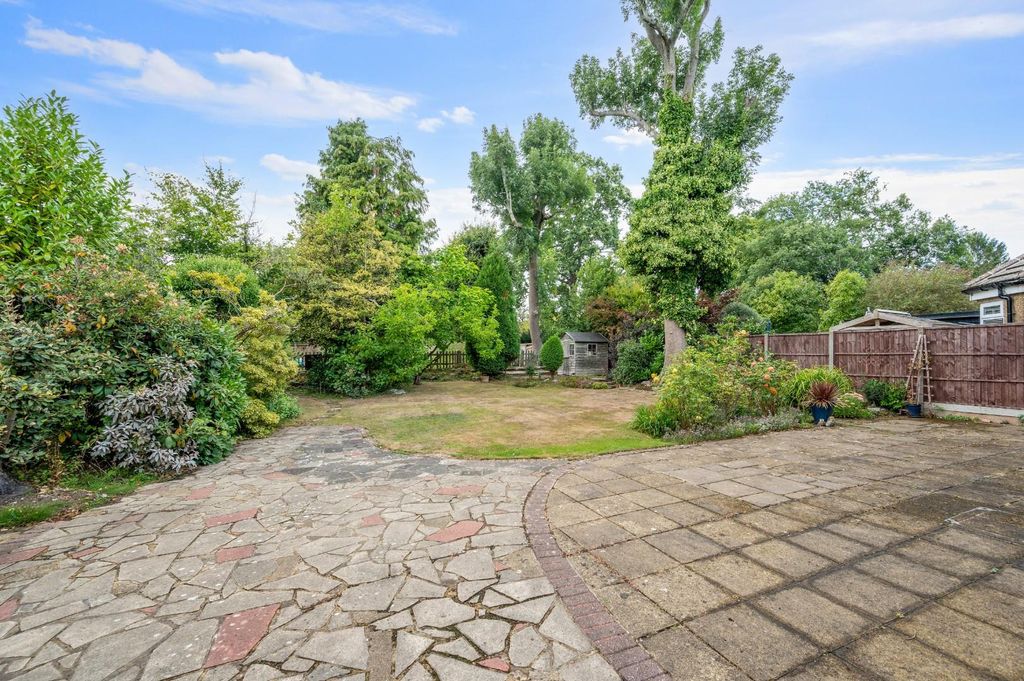 Property photo 3 of 20 Garden 1.Jpg