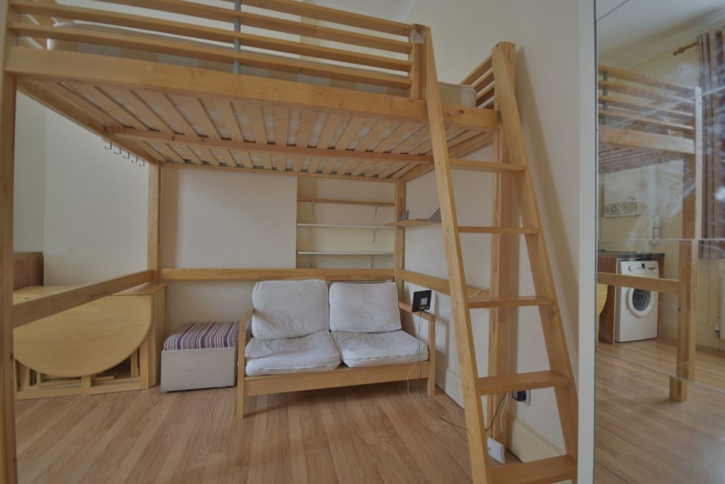 Property photo 2 of 5