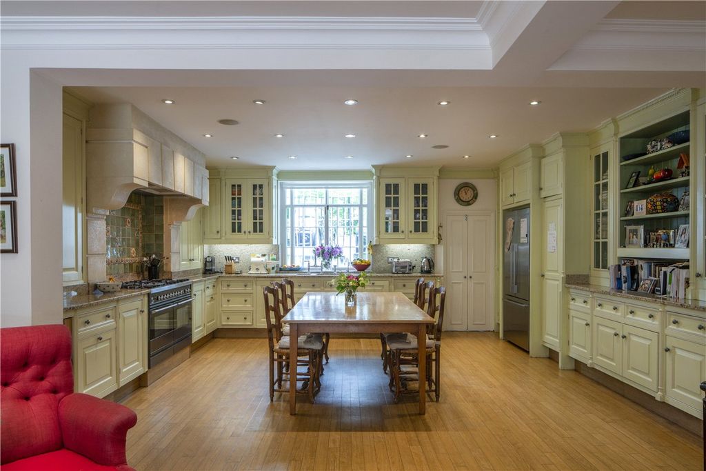 Property photo 3 of 9 Kitchen