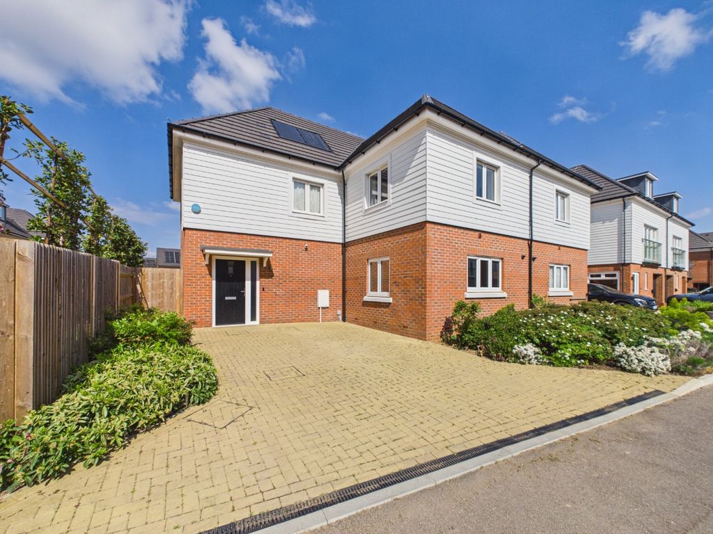 Property photo 2 of 25 5079632