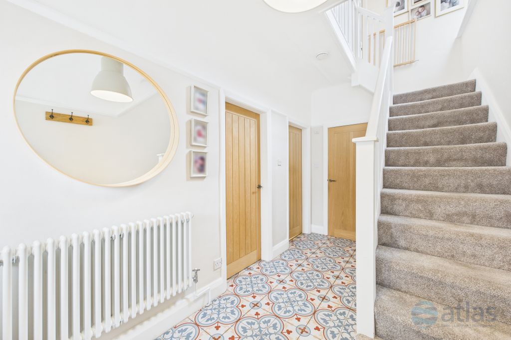 Property photo 3 of 17 Hallway