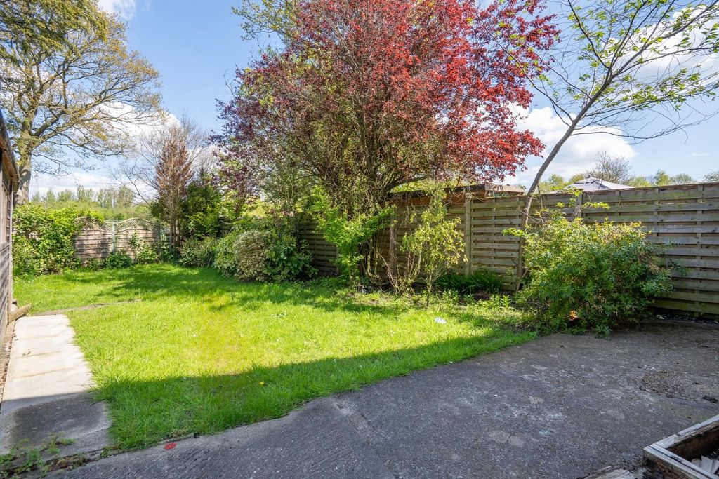 Property photo 2 of 15 Garden