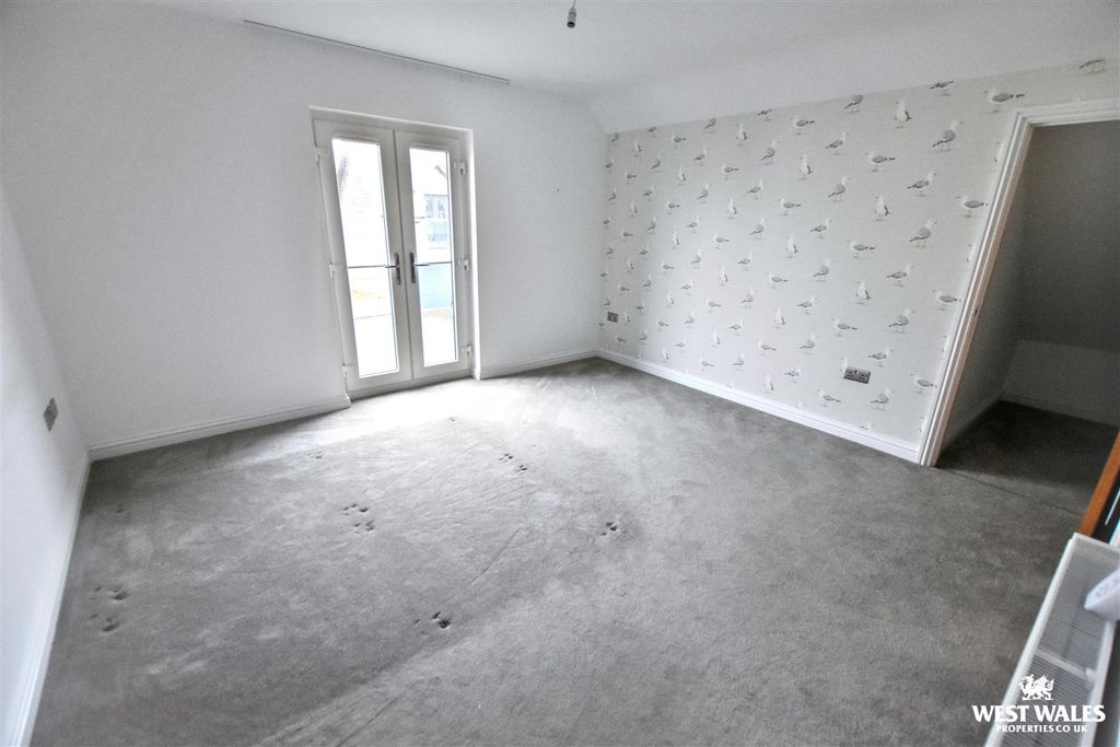 Property photo 3 of 24 5 (24).Jpg