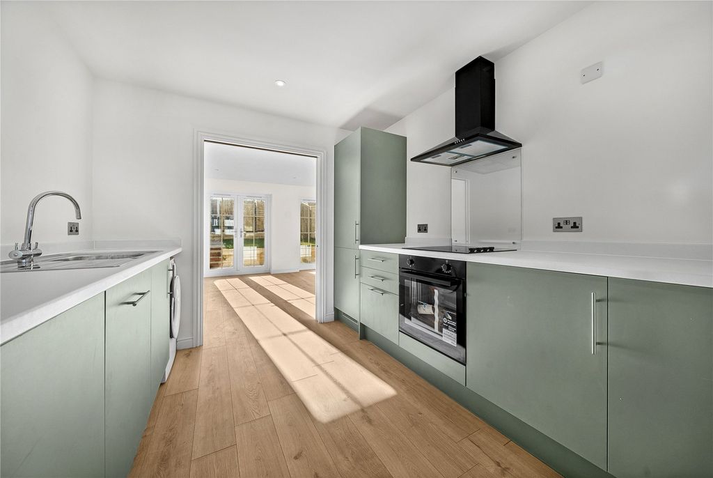 Property photo 2 of 21 Picture No. 19