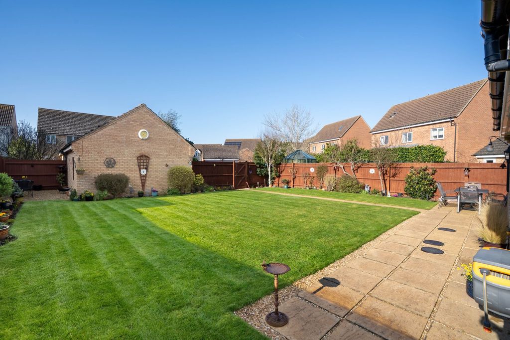 Property photo 2 of 18