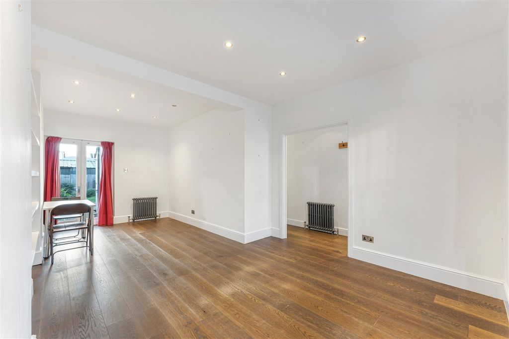 Property photo 2 of 30 2