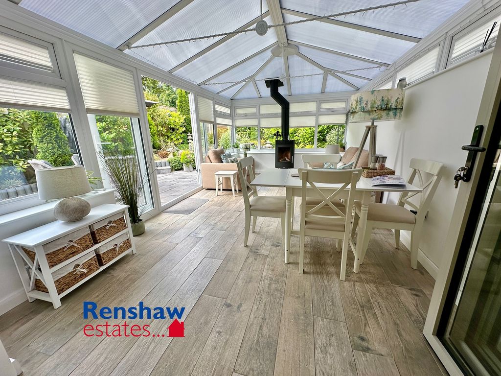 Property photo 2 of 24 Conservatory (1)