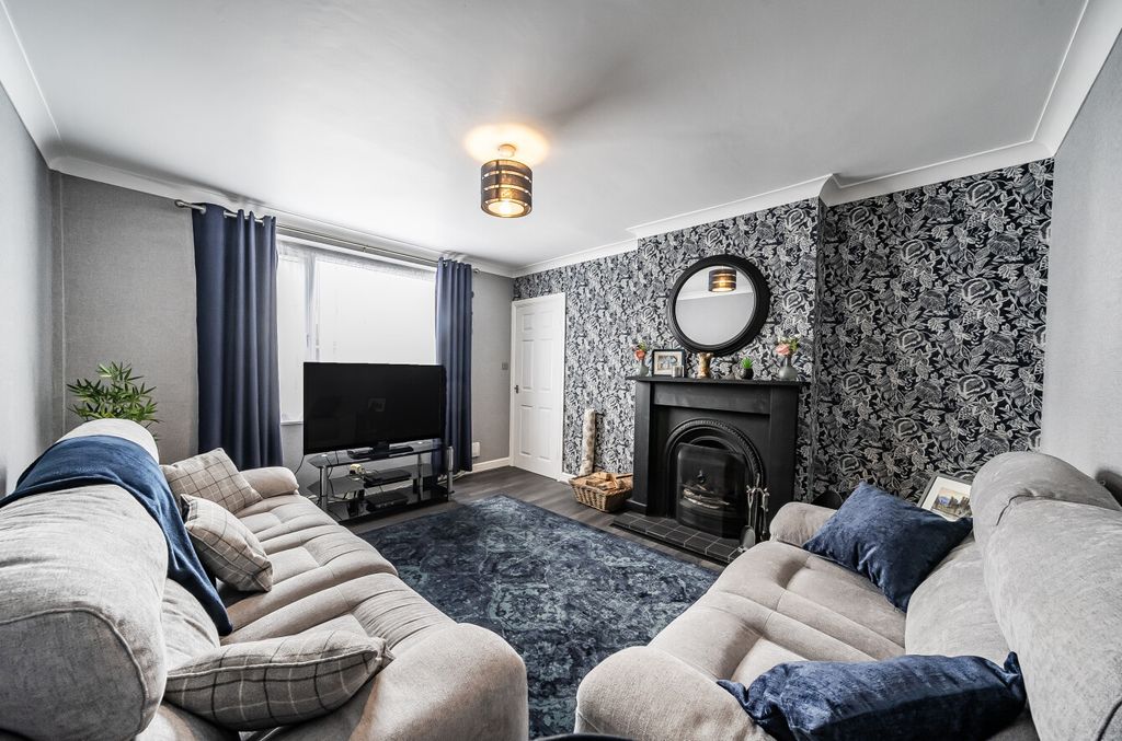 Property photo 2 of 20 1348047-13-68Baf2...