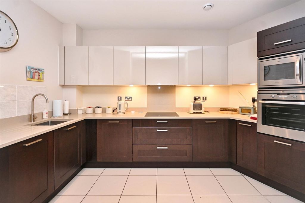 Additional image 4 of 2 bed flat for saleDarley Road, Eastbourne BN20