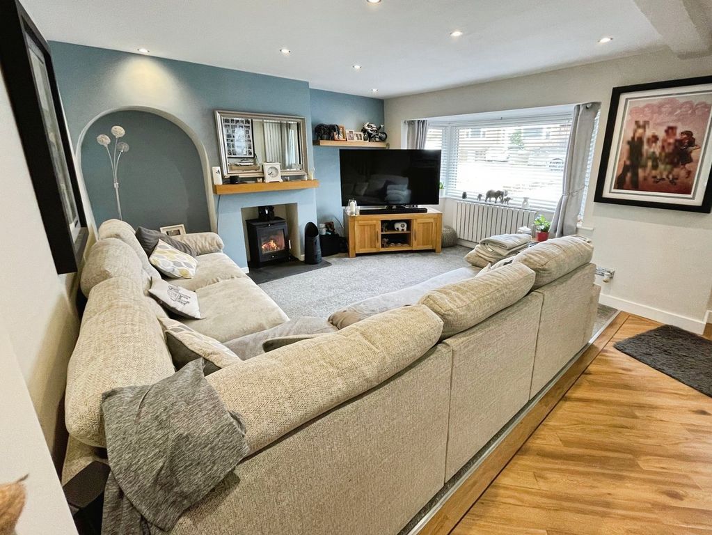 Property photo 2 of 22 Lounge