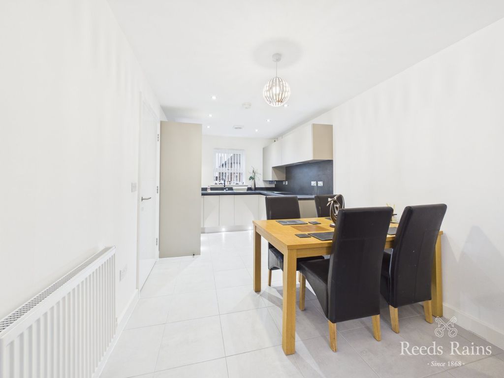 Property photo 2 of 24 Kitchen/Dining Room