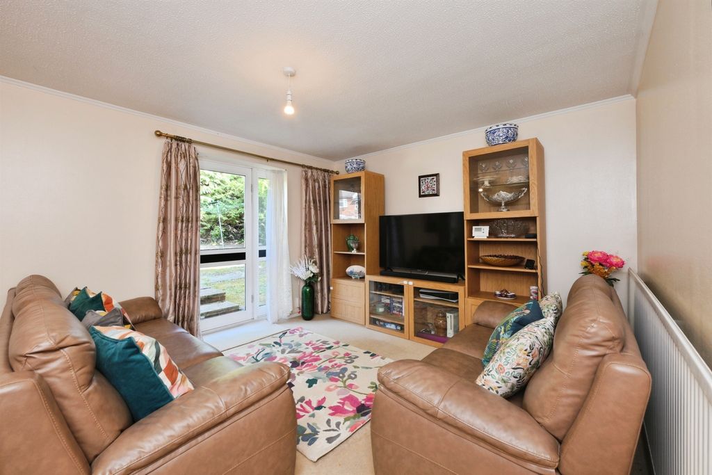 Property photo 2 of 13