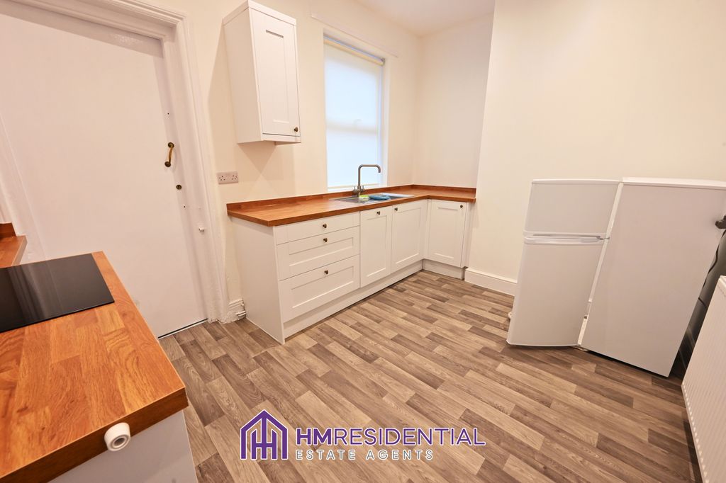 Property photo 3 of 9 Gallery