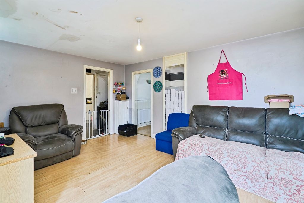 Property photo 2 of 20