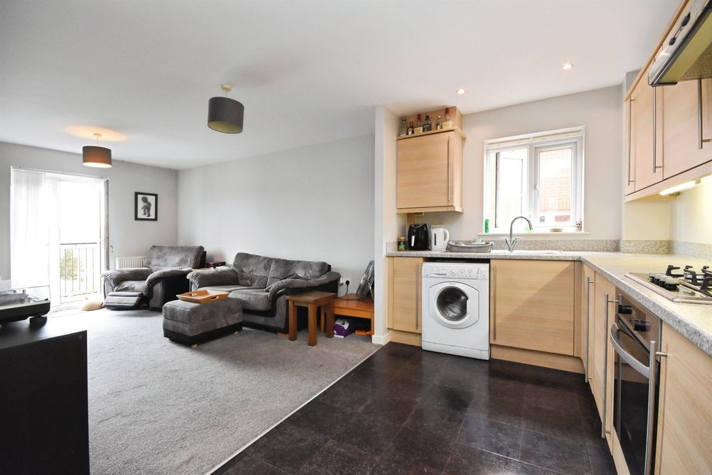 Property photo 2 of 17
