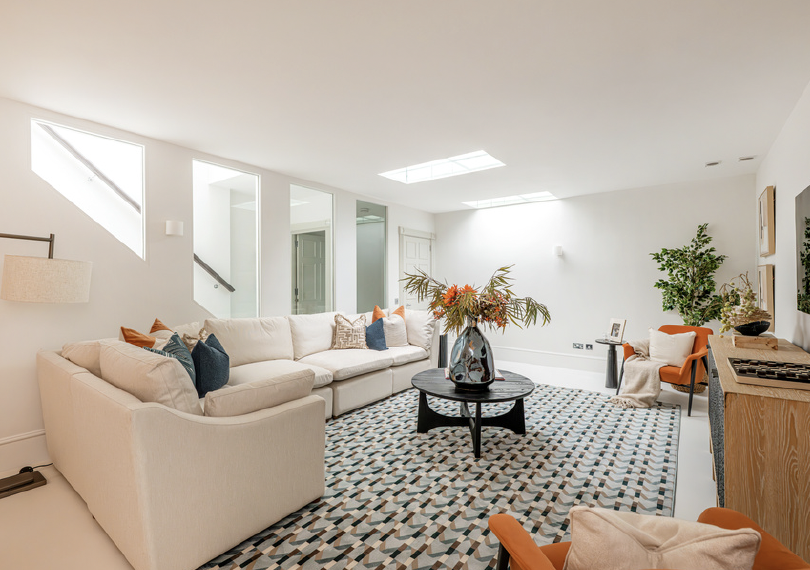 Property photo 2 of 23