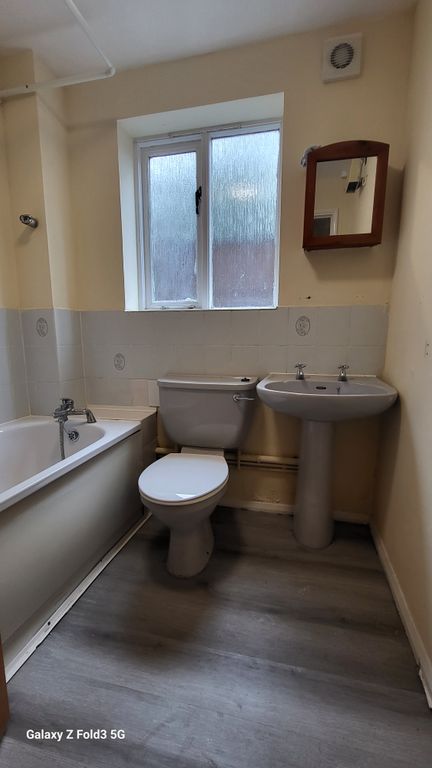 Property photo 3 of 7 Bathroom