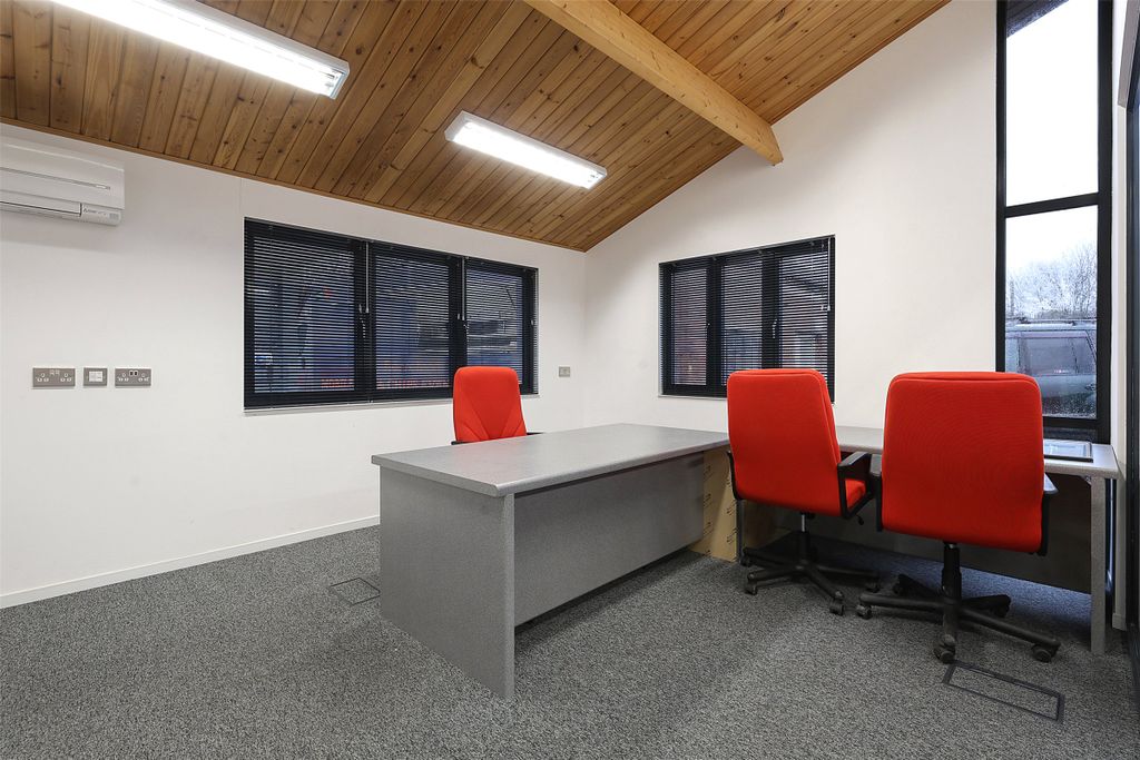 Property photo 3 of 6 Picture No. 10