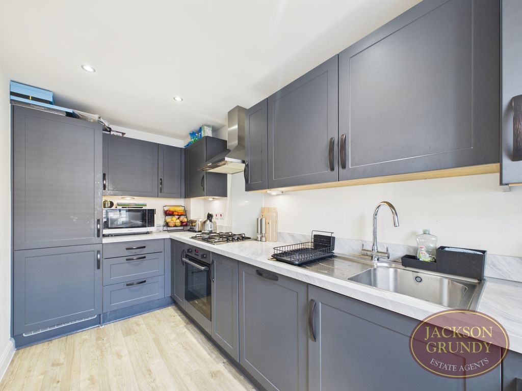 Property photo 2 of 16 Kipling Way