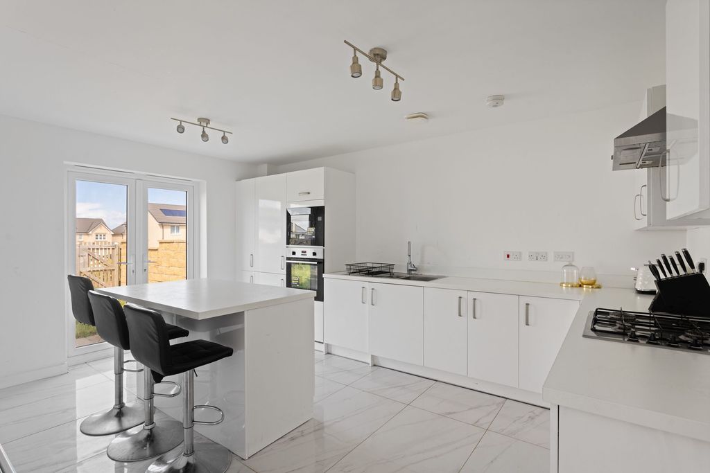 Property photo 3 of 46 Kitchen