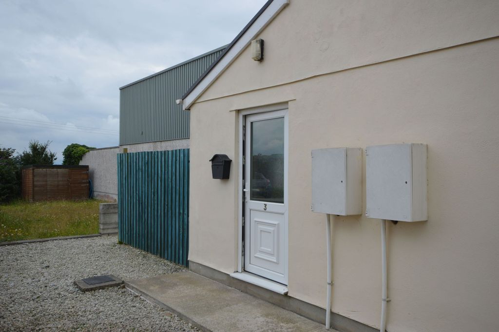 Property photo 1 of 6 External