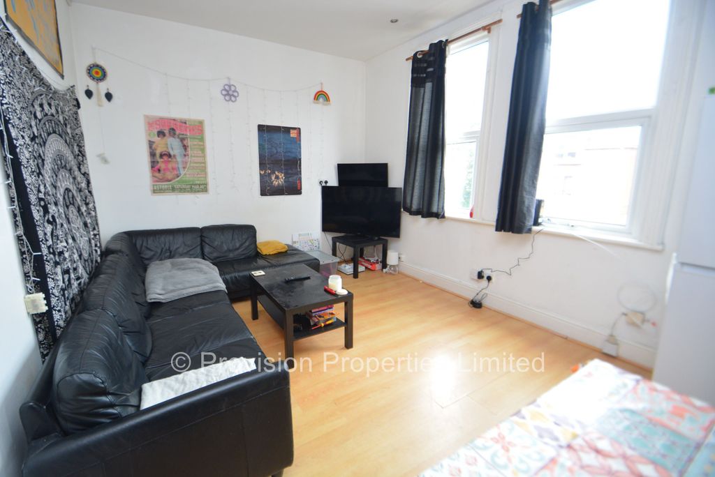 Property photo 1 of 11 Photo
