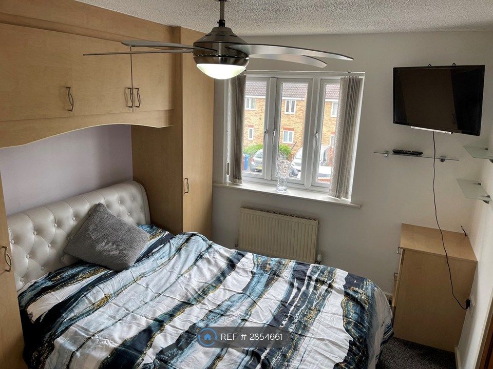 Property photo 2 of 12 Bedroom