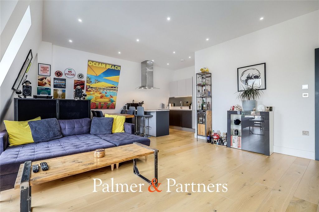 Property photo 1 of 19 Picture No. 03
